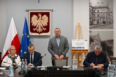  Powołanie Anny Szlachty na członka rady Branżowego Centrum Umiejętności, Starosta Jarosławski wygłasza przemówienie. 