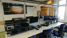 Stanowiska pomiarowe w Laboratorium Metrologii Elektrycznej i Elektronicznej