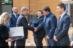 Uroczyste wręczenie dyplomów nagród Rektora PRz. Magdalena Nizioł otrzymała dyplom Nagrody Rektora PRz.